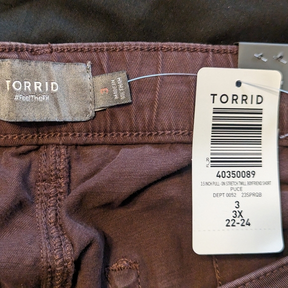 NWT Torrid 3.5 inch pull-on weekend stretch twill short, puce - Picture 6 of 6